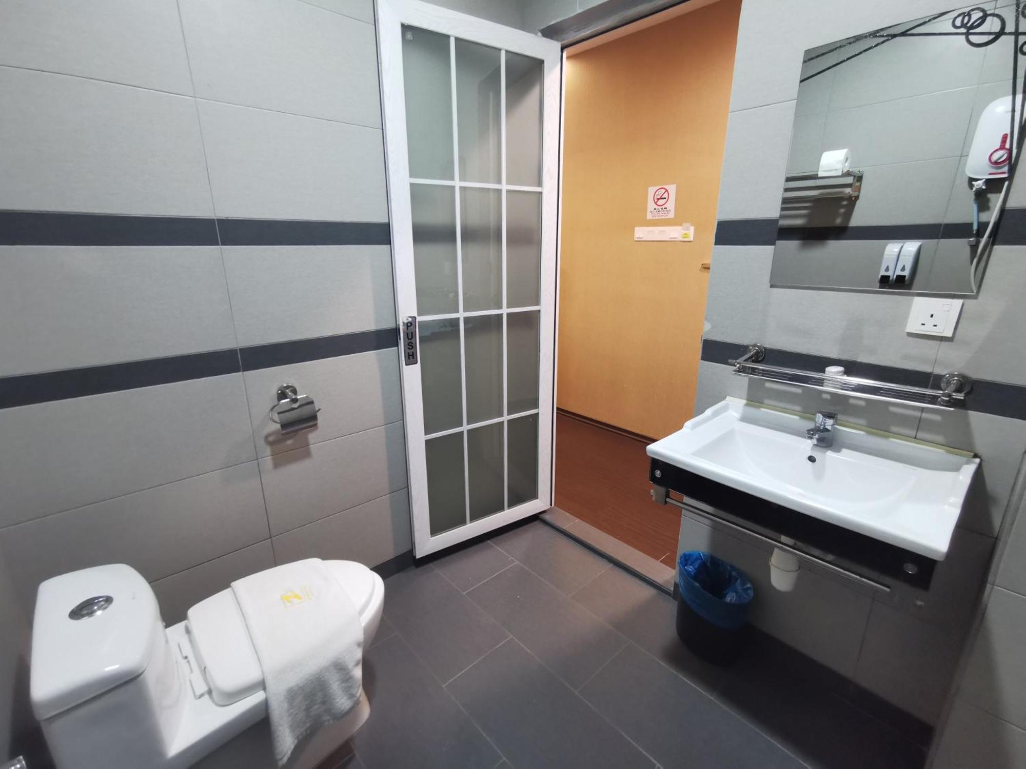 Zenz Hotel Kulai Ngoại thất bức ảnh